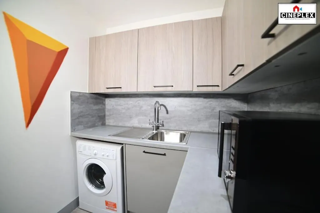 Business Leisure Professional Flat B Unit 2 Lewisham Wifi Netflix By Cineplex Short Lets & Serviced Apartments London