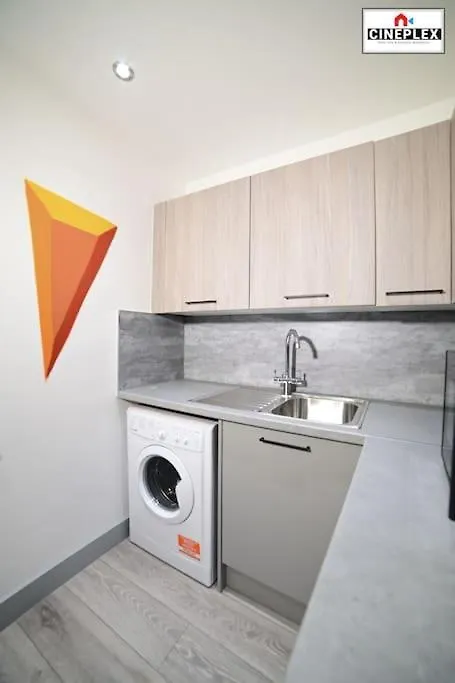 Business Leisure Professional Flat B Unit 2 Lewisham Wifi Netflix By Cineplex Short Lets & Serviced Apartments London